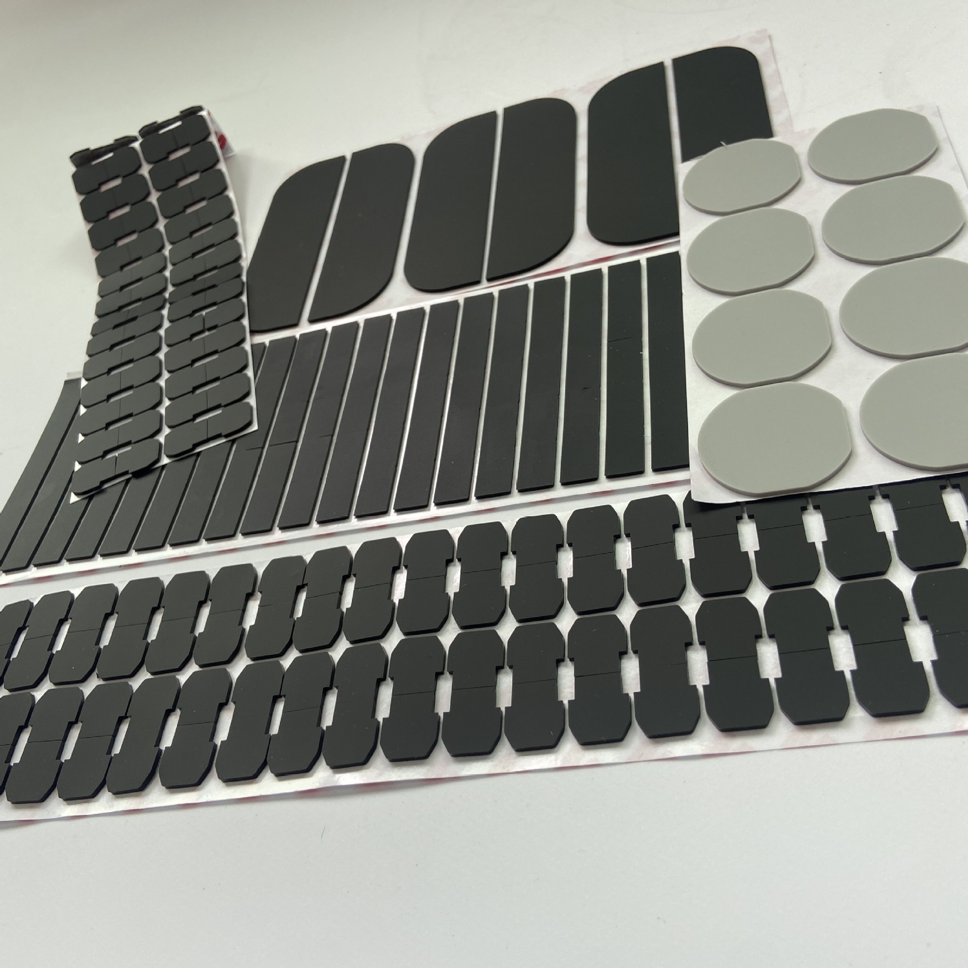 硅膠制品為什么會(huì)有味道呢