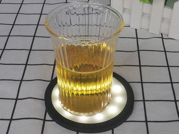 led燈硅膠杯墊，創(chuàng)意防燙水杯墊-硅膠墊