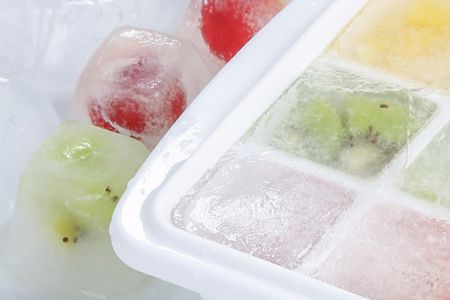 冰塊有白色物質(zhì)是正?，F(xiàn)象